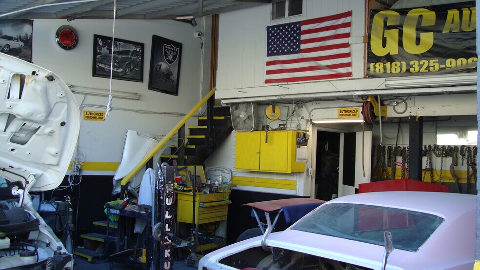 More Photos Of 18812 Parthenia St, Northridge Auto Repair For Sale