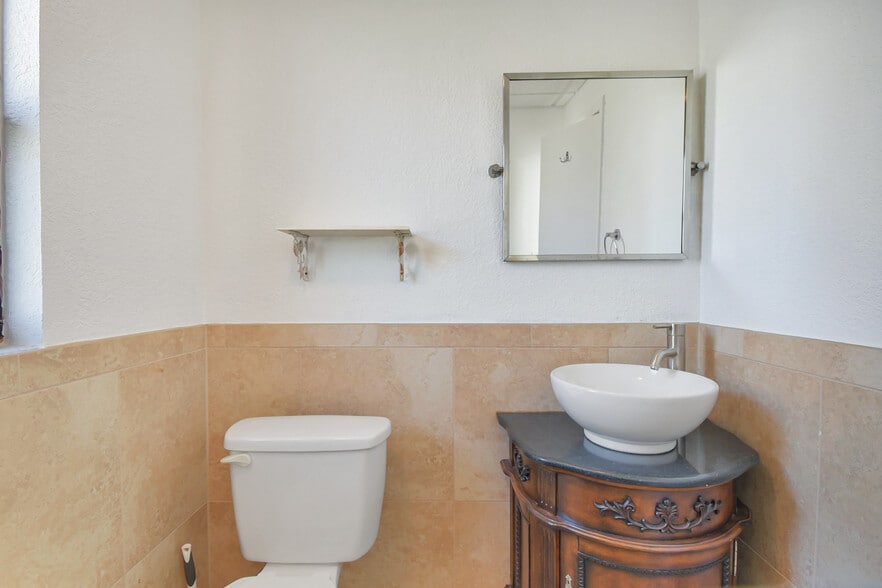 More Photos Of 1873 Everlee Rd, Jacksonville Industrial For Sale