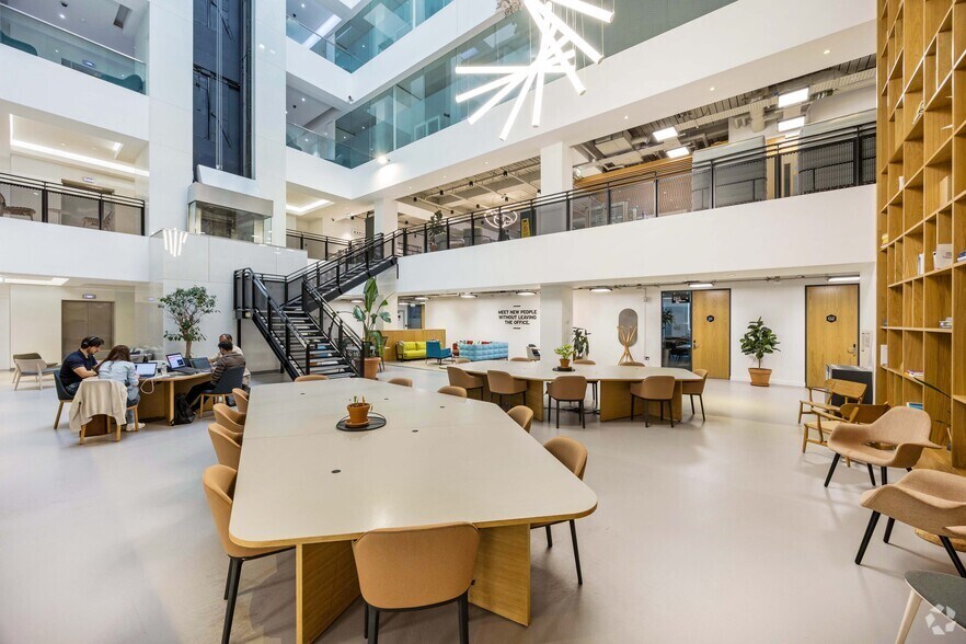 More Photos Of 35 New Broad St, London Coworking Space