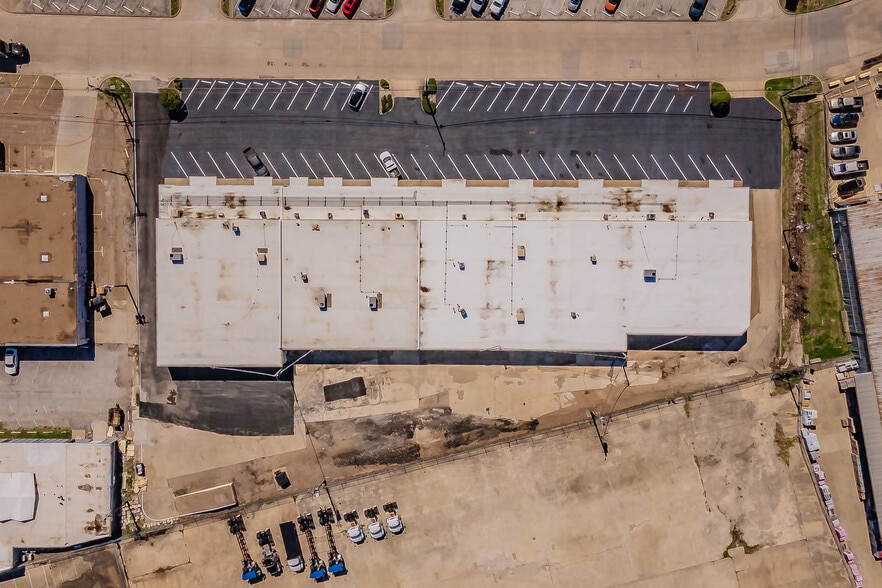 More Photos Of 3517-3557 Miller Park Dr, Garland Distribution For Sale