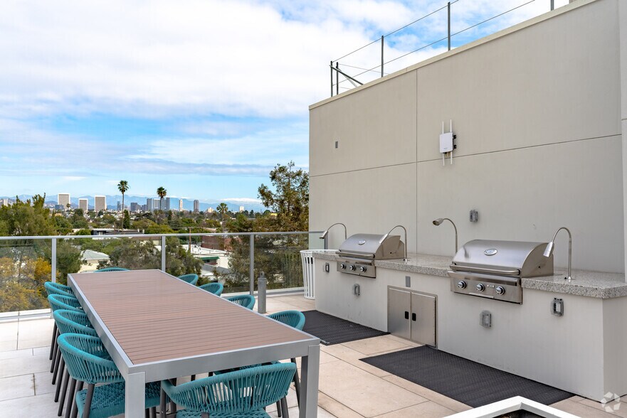 More Photos Of 2929 Pennsylvania Ave, Santa Monica Apartments For Lease