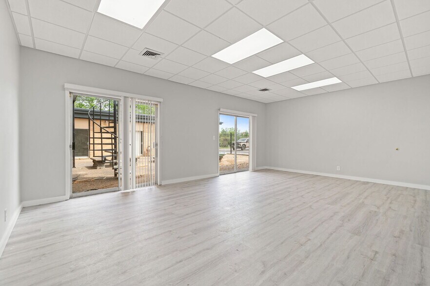 More Photos Of 9941 Rowlett Rd, Houston Medical For Lease