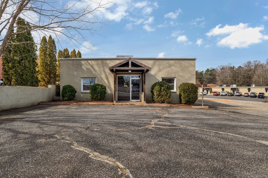 More Photos Of 105 Rock Barn Rd NE, Conover Flex For Sale