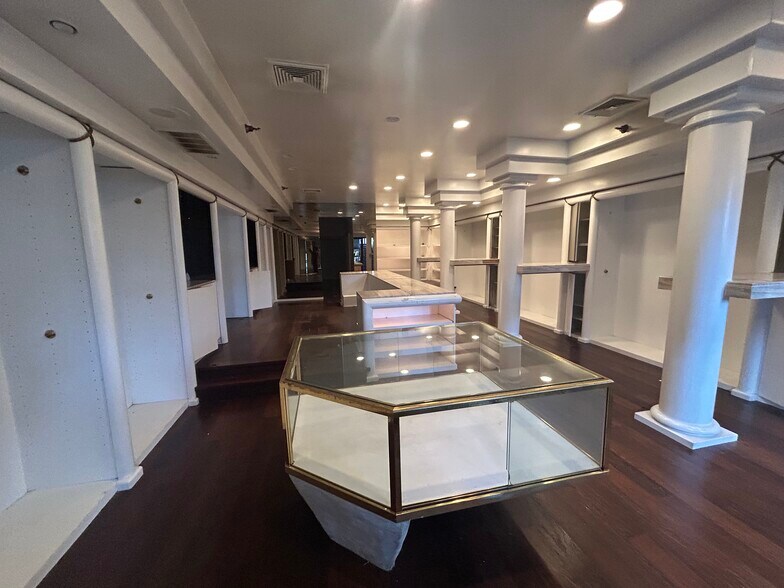 More Photos Of 736-738 Bellefonte St, Pittsburgh General Retail For Sale