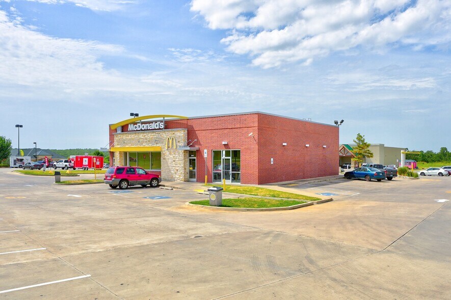More Photos Of 30001 Highway 51, Mannford Freestanding For Lease