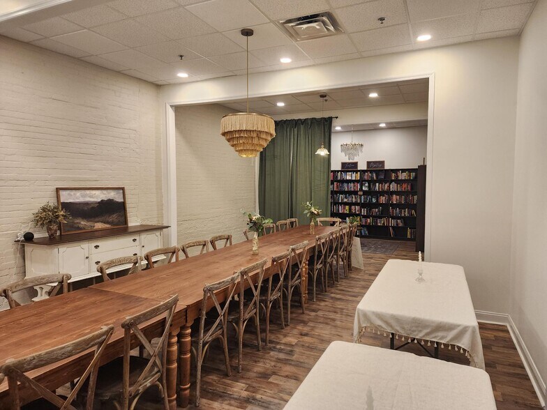 More Photos Of 301 S Collins St, Plant City General Retail For Sale