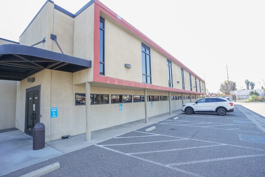 More Photos Of 1600 Yosemite Blvd, Modesto Office For Lease