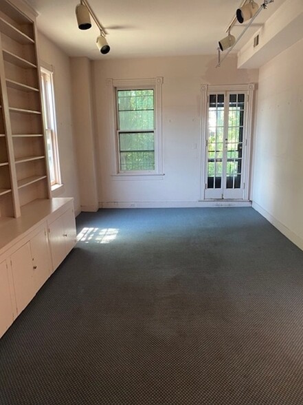 More Photos Of 623 Pennsylvania Ave SE, Washington Office For Lease