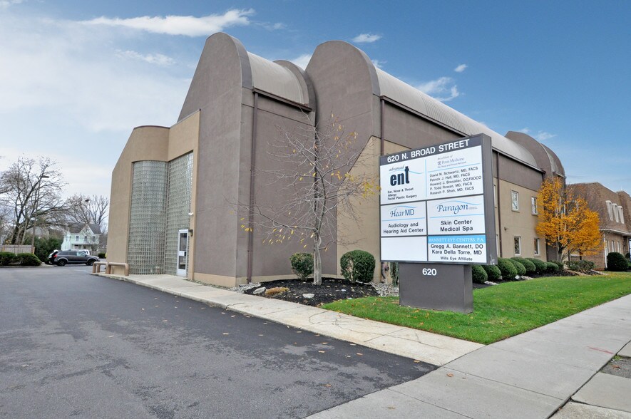 Primary Photo Of 620 N Broad St, Woodbury Medical For Lease