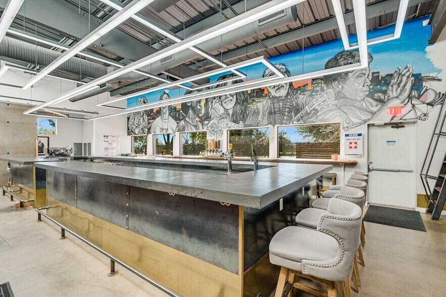 More Photos Of 5323 Levander Loop, Austin Office For Lease