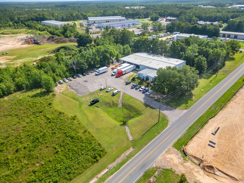 More Photos Of 495 Fortune Blvd, Midway Light Distribution For Lease