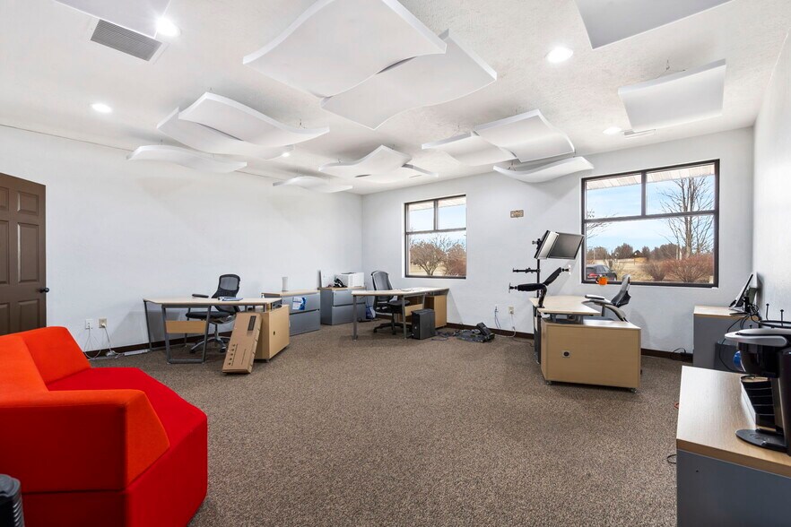 More Photos Of 4136 South Scenic, Springfield Office For Sale