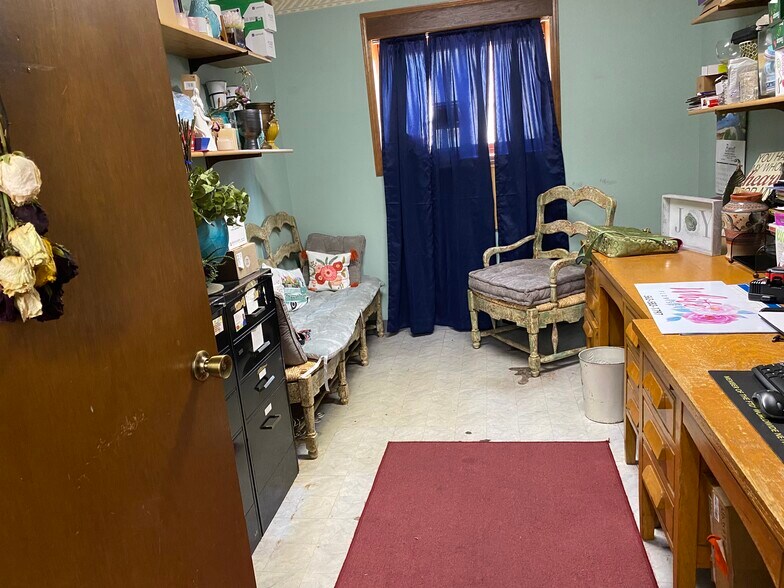 More Photos Of 1209 Main St, Dubuque Storefront Retail Office For Sale