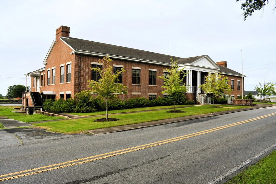 More Photos Of 755 Lee St, Alexander City Office For Lease
