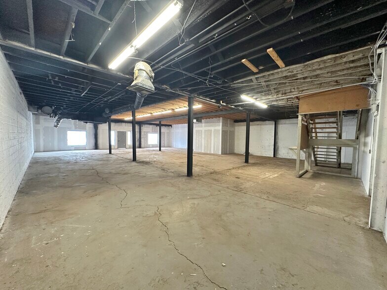 More Photos Of 1600 Linwood Blvd, Oklahoma City Office For Lease
