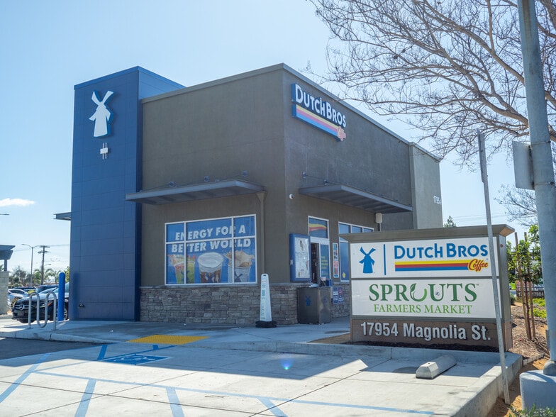 More Photos Of 17900-17970 Magnolia St, Fountain Valley Unknown For Lease