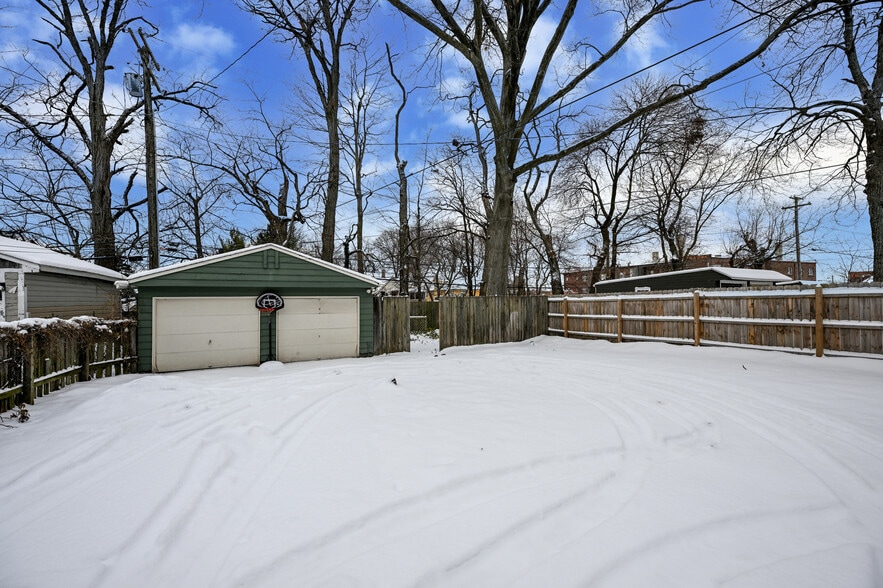 More Photos Of 2869 Hampshire Rd, Cleveland Heights Multifamily For Sale