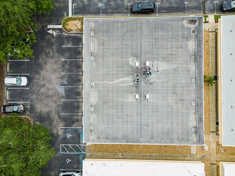 More Photos Of 13940 N Dale Mabry, Tampa Office For Sale