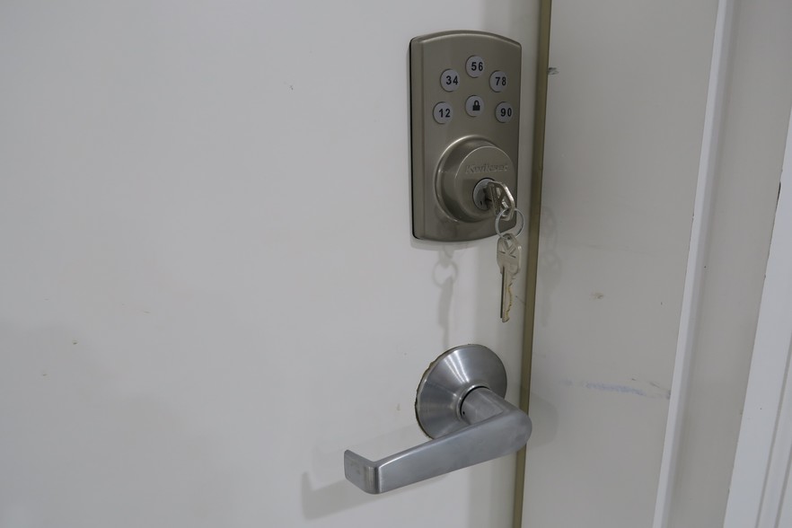 More Photos Of 6115 Skyline Dr, Houston Warehouse For Lease