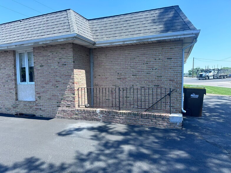 More Photos Of 900 E Philadelphia Ave, Boyertown Office For Lease