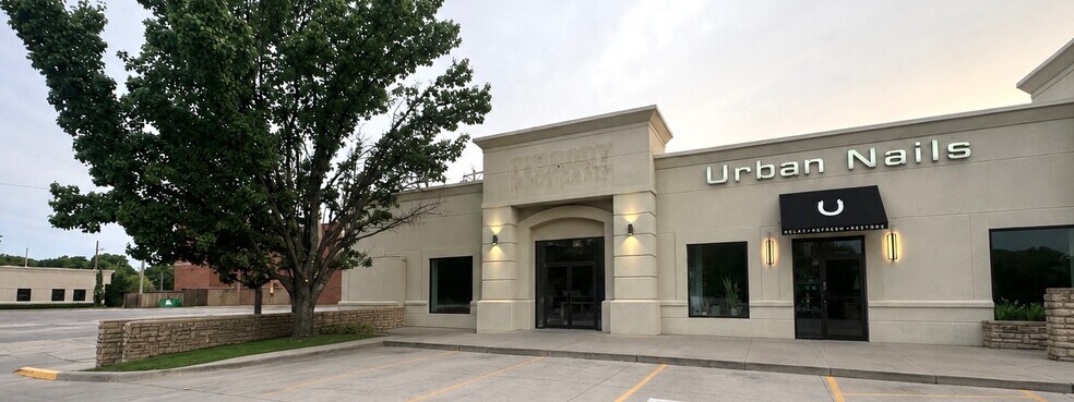 More Photos Of 4809-4817 E Douglas Ave, Wichita Storefront Retail Office For Lease