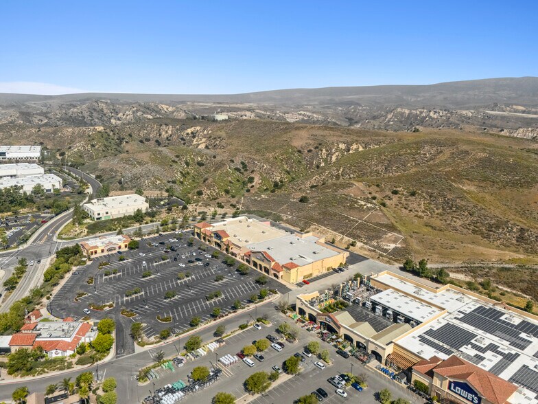 More Photos Of 1189 Simi Town Center Way, Simi Valley Freestanding For Lease