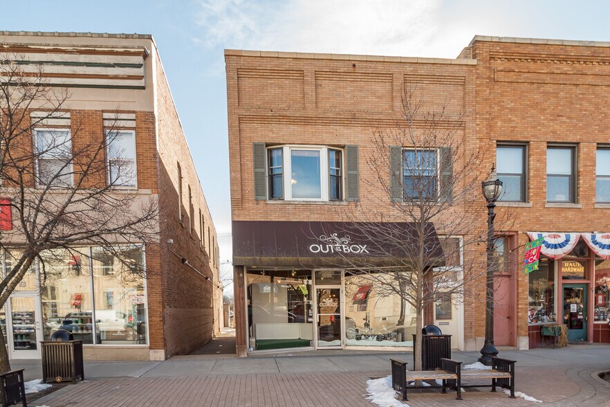 More Photos Of 71 N Williams St, Crystal Lake Storefront Retail Residential For Sale