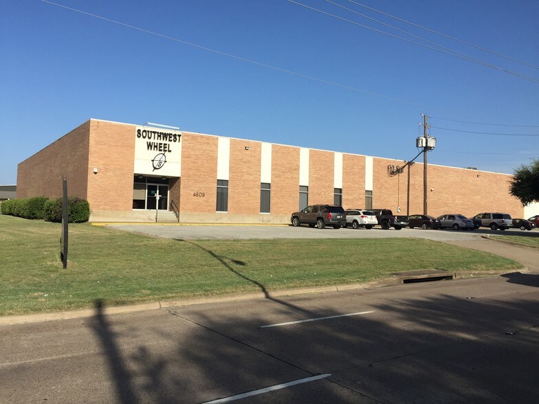 Primary Photo Of 4803-4809 S Westmoreland Rd, Dallas Distribution For Sale