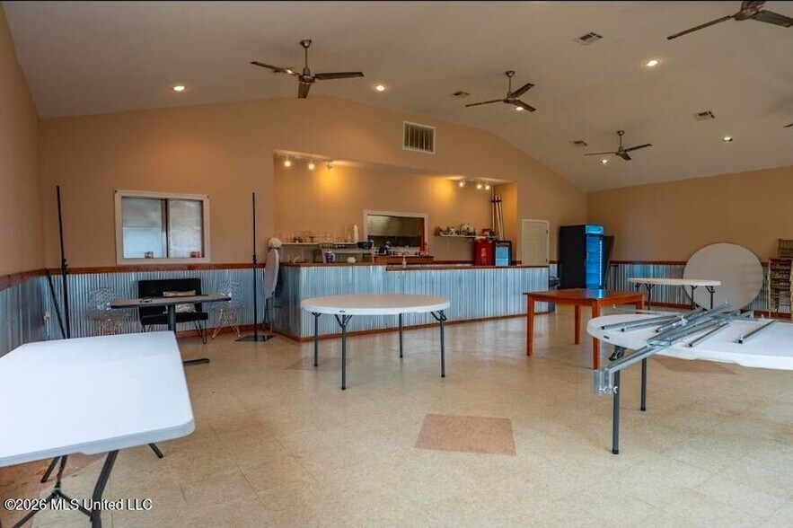 More Photos Of 125 Highway 35, Walnut Grove Restaurant For Sale
