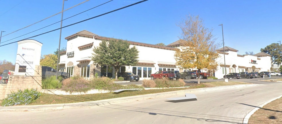More Photos Of 1018 River Rd, Boerne Storefront Retail Office For Lease