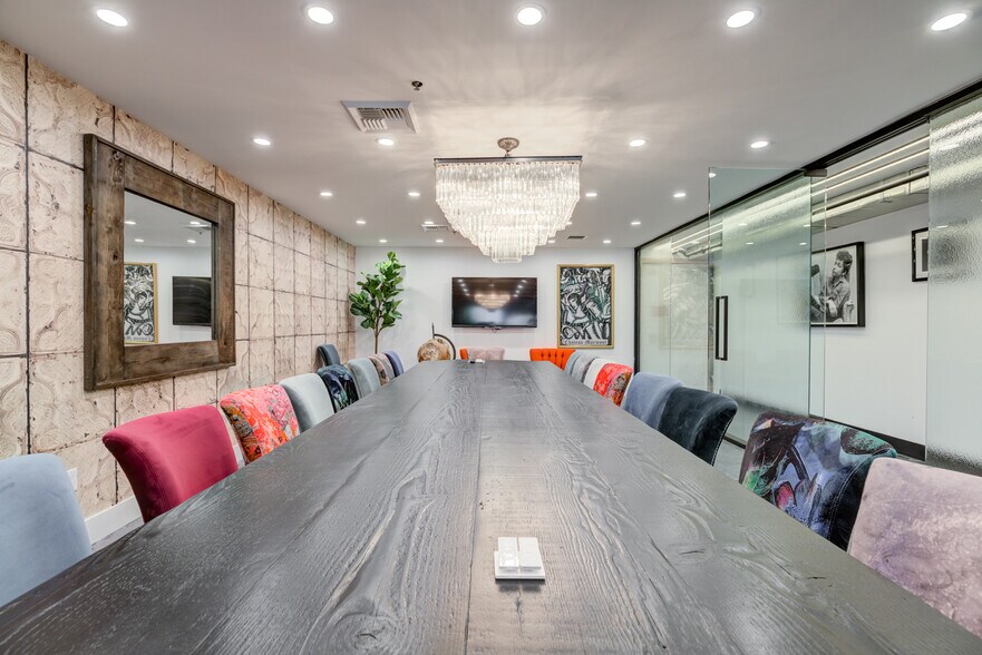 More Photos Of 710 Seward St, Los Angeles Loft Creative Space For Lease