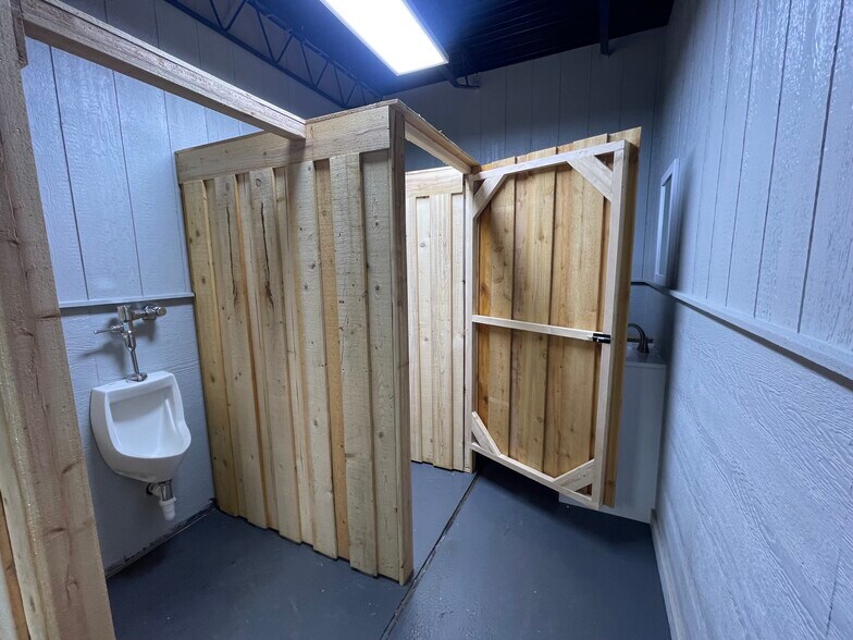 More Photos Of 575 Proffitt st, Midlothian Warehouse For Lease