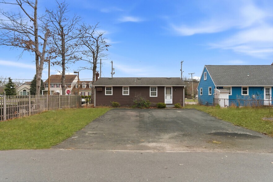 More Photos Of 213 Lacey Rd, Forked River Medical For Sale