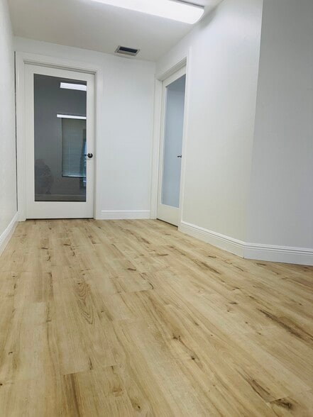 More Photos Of 5235 Ramsey Way, Fort Myers Office For Sale
