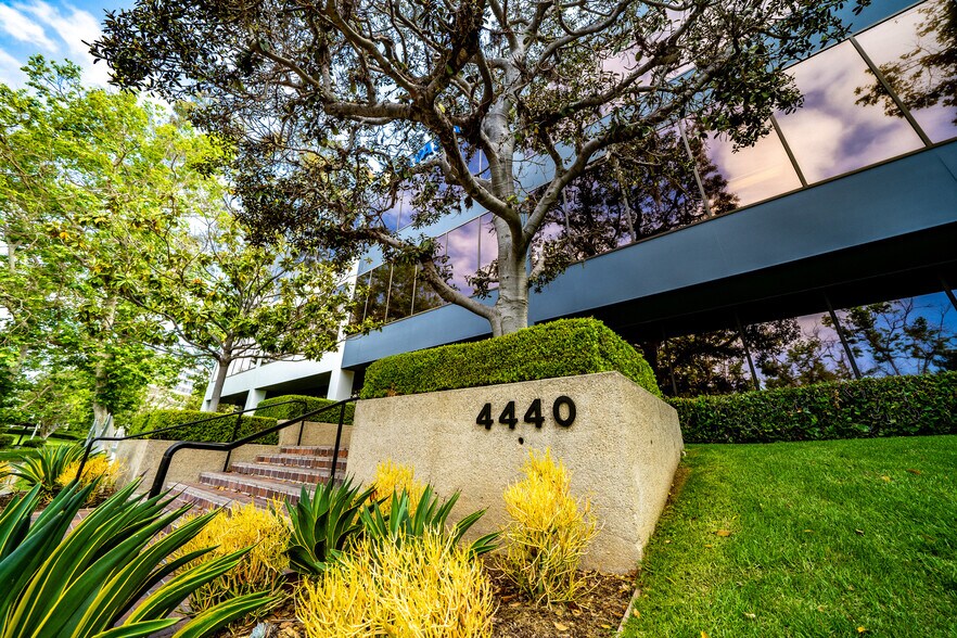 More Photos Of 4440 Von Karman Ave, Newport Beach Office For Sale