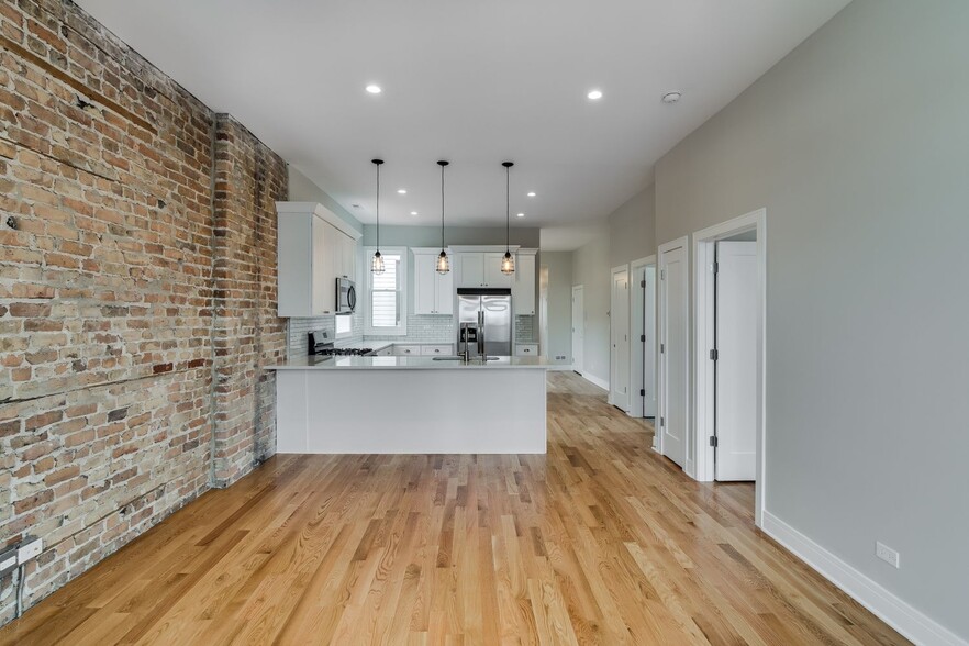 More Photos Of 965 W 18th St, Chicago Apartments For Sale