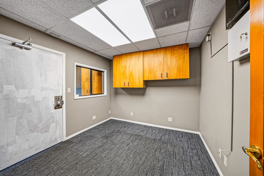 More Photos Of 710 Jefferson Ave, Ashland Light Manufacturing For Lease