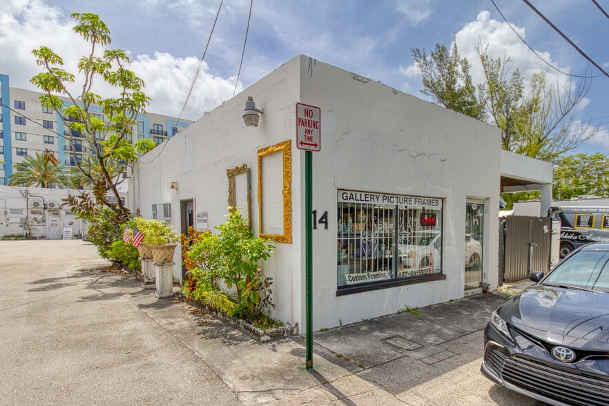More Photos Of 13-17 N Federal Hwy, Dania Storefront For Sale