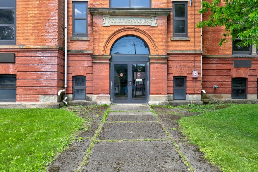 More Photos Of 1101 E 2nd St, Jamestown Schools For Sale