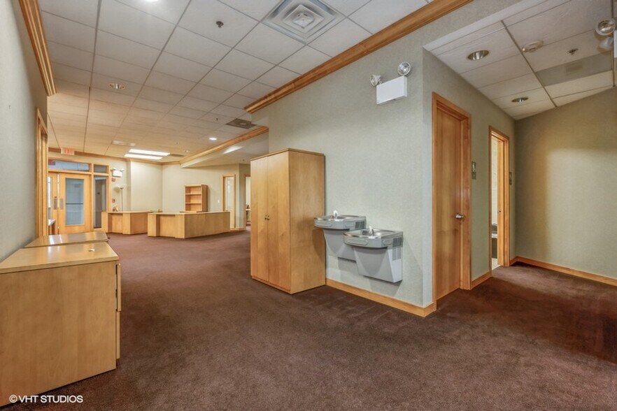 More Photos Of 2019 Dean St, St Charles Medical For Lease