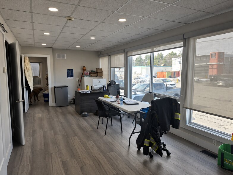 More Photos Of 30 Grenfell Cres, Ottawa Manufacturing For Lease