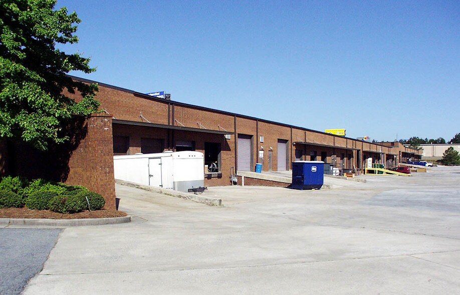 More Photos Of 829 Pickens Industrial Dr, Marietta Warehouse For Lease