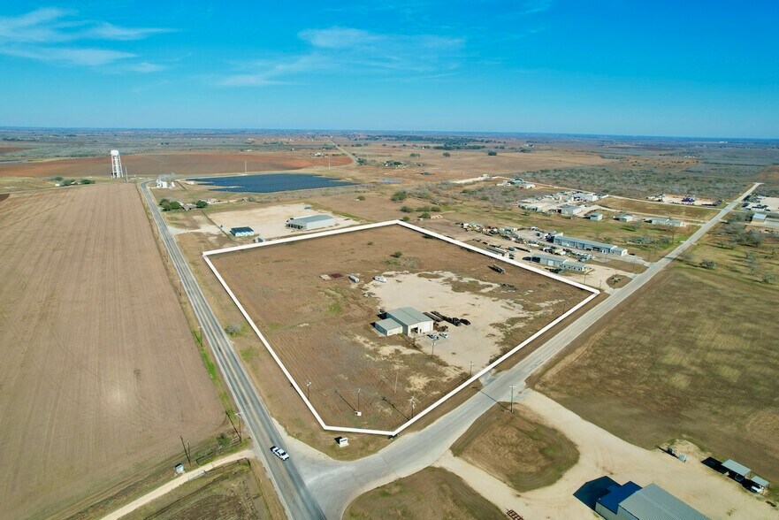 Primary Photo Of 101 Rancho Grande, Floresville Service For Sale
