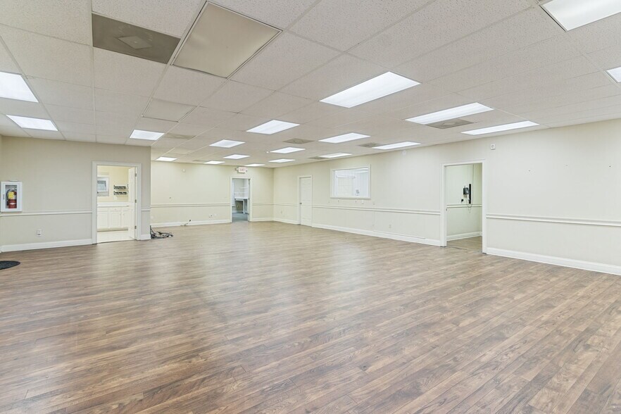 More Photos Of 415 Fisk Ave, Demorest Medical For Sale