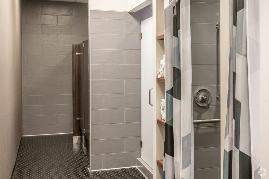 More Photos Of 440 Louisiana St, Houston Office For Lease