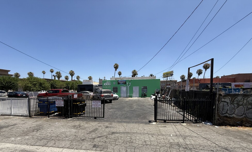 More Photos Of 6425-6427 Van Nuys Blvd, Van Nuys Storefront For Sale