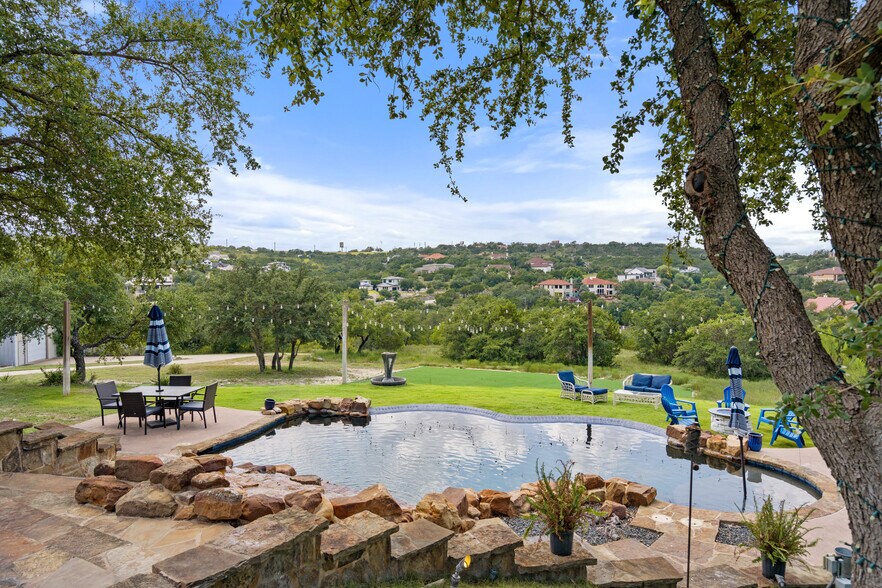 More Photos Of 4607 R O Dr, Spicewood Lodge Meeting Hall For Sale