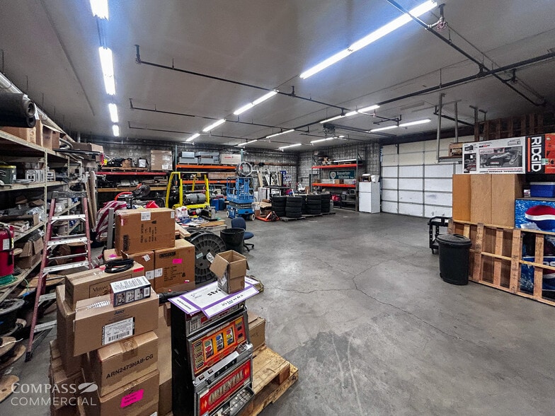 More Photos Of 1260 NE 1st St, Bend Warehouse For Lease