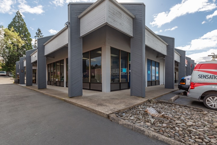 Primary Photo Of 16552 SE McLoughlin Blvd, Milwaukie Storefront Retail Office For Lease