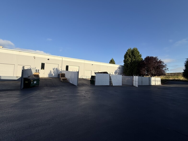 Primary Photo Of 5216-5228 NE 158th Ave, Portland Warehouse For Lease
